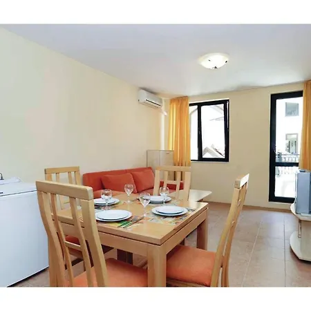 דירה Two-bedroom In