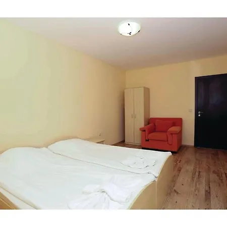 דירה Two-bedroom In